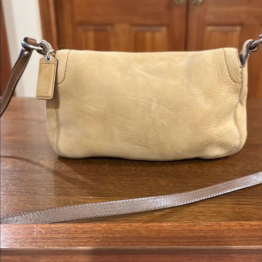 Vintage Coach Nubuc Leather Tan Crossbody Bag F10896 - Picture 2 of 10